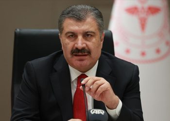 Bakan Koca sağlıkçılar için ikinci “Beyaz Reform” dönemini başlattıklarını duyurdu