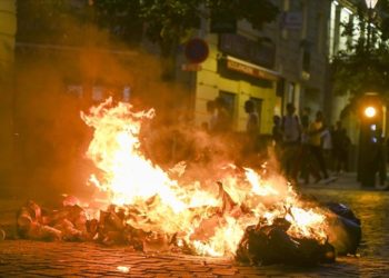 Fransa'daki gösterilerin 6. gecesinde gözaltılar sürüyor