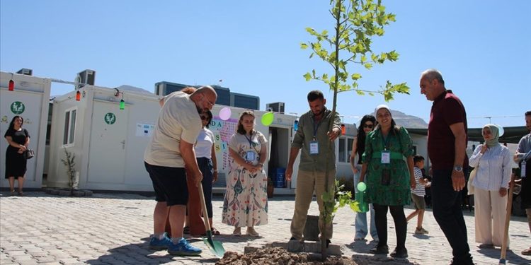 Malatya’da depremzedeler için psikososyal destek ve yaşam merkezi açıldı