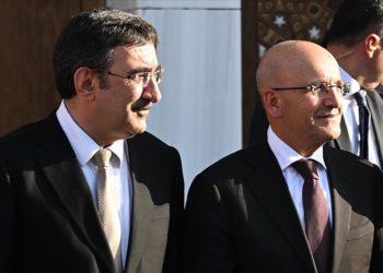 Cumhurbaşkanı Yardımcısı Yılmaz ile Hazine ve Maliye Bakanı Şimşek Katar'a gidiyor