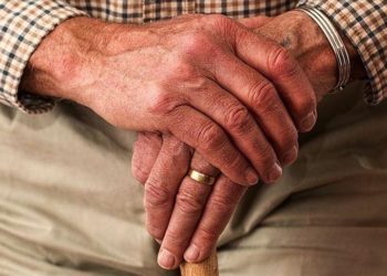 Azalan koku duyusu yaşlılarda depresyon riskini artırabilir