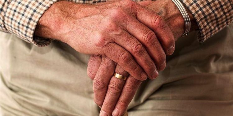 Azalan koku duyusu yaşlılarda depresyon riskini artırabilir