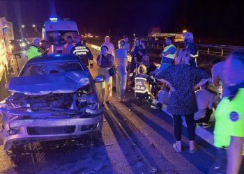 Anadolu Otoyolu'nun Düzce kesiminde zincirleme trafik kazasında 14 kişi yaralandı