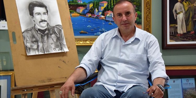 Bilecikli ressam 25 yıl boyunca cezaevi ve adliye duvarlarını süsledi