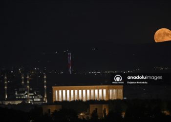 Yurttan dolunay manzaraları