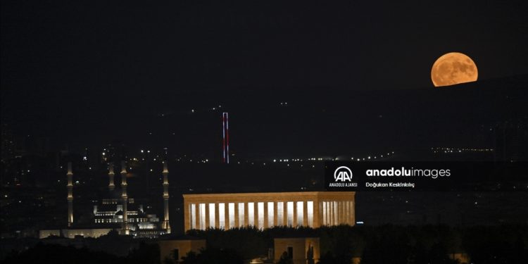 Yurttan dolunay manzaraları