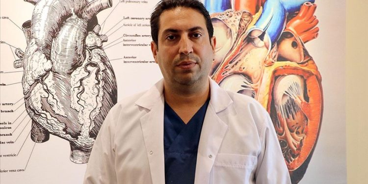 Sıcak havada şekerli ve tuzlu içecekler kronik rahatsızlığı olanları olumsuz etkiliyor