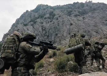 Bakan Yerlikaya, Diyarbakır'da 3 teröristin etkisiz hale getirildiğini bildirdi