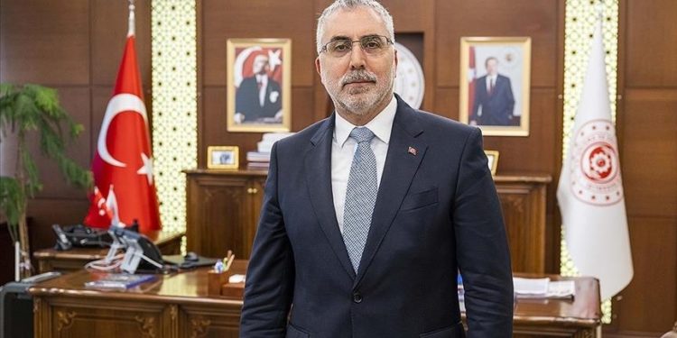 Bakan Işıkhan: Çalışanlarımızı enflasyon karşısında korumaya devam edeceğiz