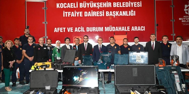 Marmara Depremi’nde hayatını kaybedenler Gölcük'te anıldı