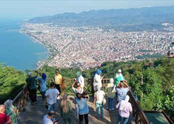 Turistler Boztepe’den manzara izlemeden Ordu’dan ayrılmıyor