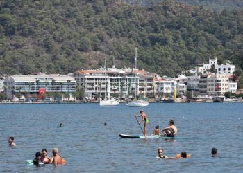 Muğla sahillerinde tatilci yoğunluğu yaşanıyor