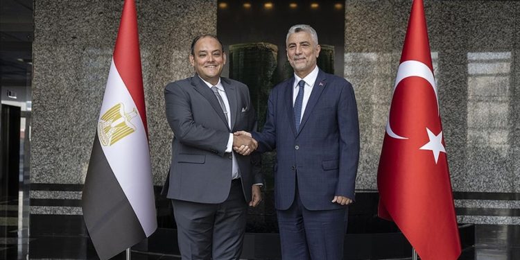 Mısır ile ticaret hacminin 5 yıl içinde 15 milyar dolara çıkarılması hedefleniyor