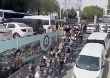 İstanbul’da polisi şehit eden suç örgütüne yönelik operasyonda 22 tutuklama