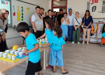 Samsun'da mevsimlik işçilerin çocukları fındık bahçesine değil okula gidiyor