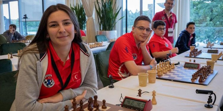 Türkiye, 16 Yaş Altı Satranç Olimpiyatı'nda 2. oldu