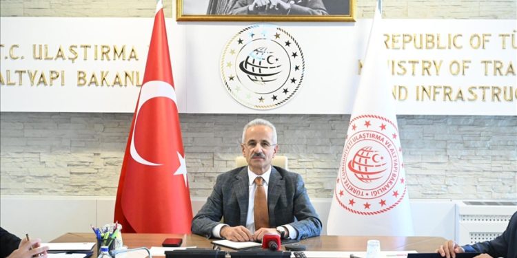 Tahıl koridorunun denizcilik ve ulaşım tarafını daha çok takip ediyoruz