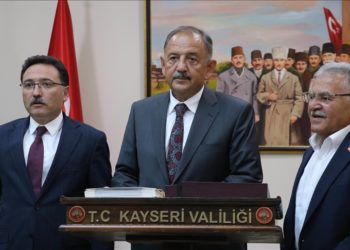 Birinci işimiz bir an önce deprem bölgesindeki konutları yapmak