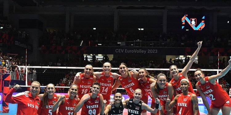 Filenin Sultanları Yunanistan'ı yenerek 4'te 4 yaptı