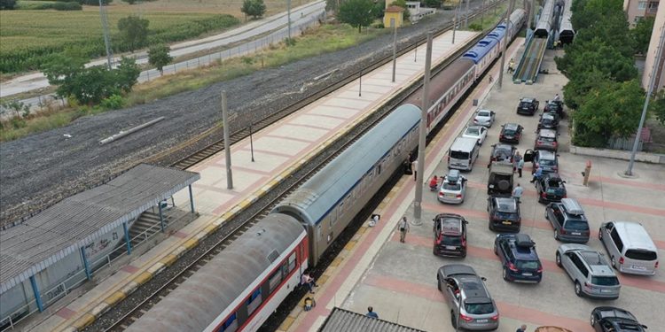 Gurbete “arabalı trenle” rahat yolculuk