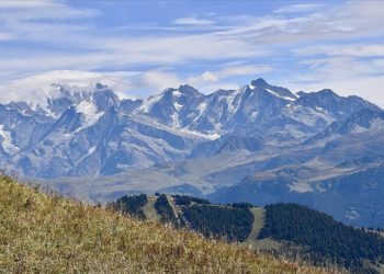 Yüksek dağlarda kar yerine daha fazla yağmur görülmesi doğal afet riskini artırıyor