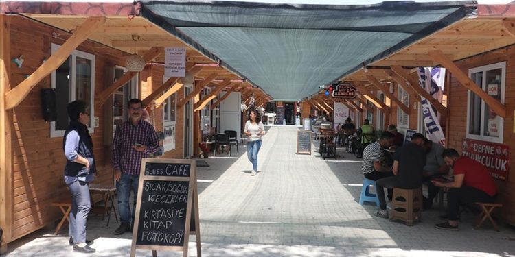 Deprem bölgesindeki esnaf ve sanatkarlar kredi ödemelerine ilişkin yeni düzenlemeyi bekliyor