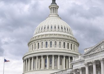 ABD Kongre polisi, silahlı saldırgan ihbarı üzerine Senato ofis binalarının giriş ve çıkışlarını kapattı