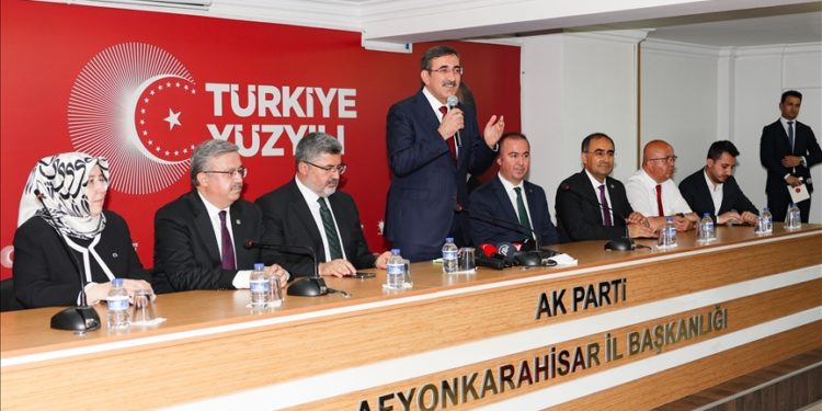 Belediyeyi hizmet için bir araç olarak görenler vatandaşımızın teveccühünü kazanacak