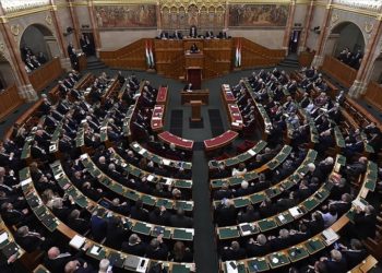Macaristan meclisinde İsveç’in NATO’ya katılımına ilişkin oylama ertelendi