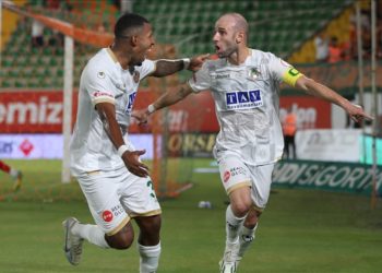 Alanyaspor sahasında kazandı