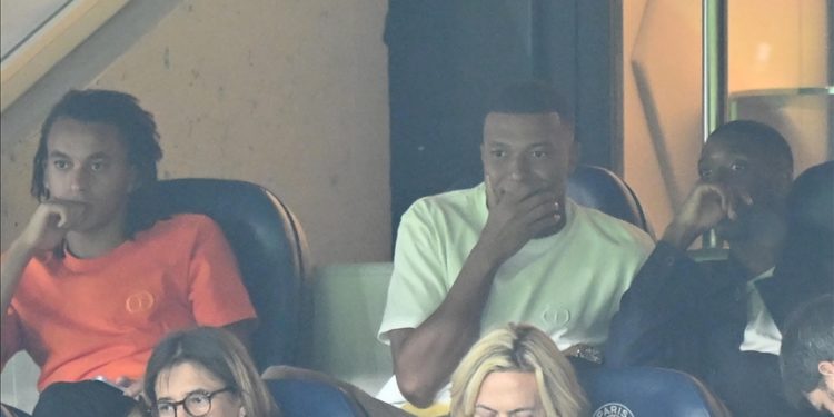 PSG'de Kylian Mbappe kadroya alındı