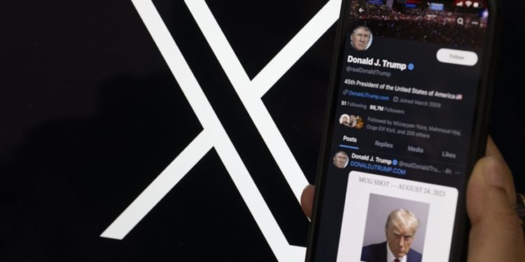 Eski ABD Başkanı Trump, 2,5 yıla yakın aradan sonra X sosyal medya platformuna geri döndü