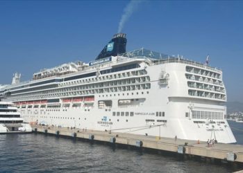 Bodrum'a 2 kruvaziyer ile 2 bin 231 turist geldi