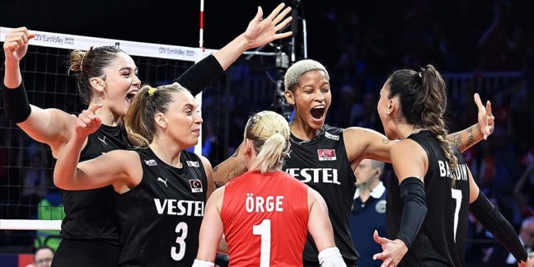 “Filenin Sultanları” Avrupa Şampiyonası’nda yarı finale yükseldi