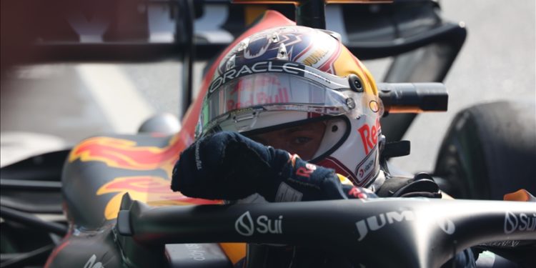 Peş peşe 9. yarışını kazanan Verstappen F1 rekorunu egale etti