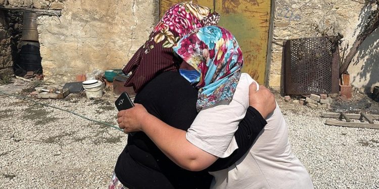 Yangında depoları ve hayvan barınakları hasar gören Bırakma ailesi, büyük üzüntü yaşadı