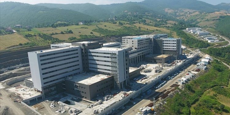 Samsun Şehir Hastanesinin kaba inşaatı tamamlandı