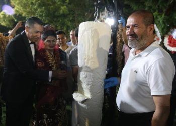 Kahramanmaraş'ta düğünde pasta yerine dondurma kesildi