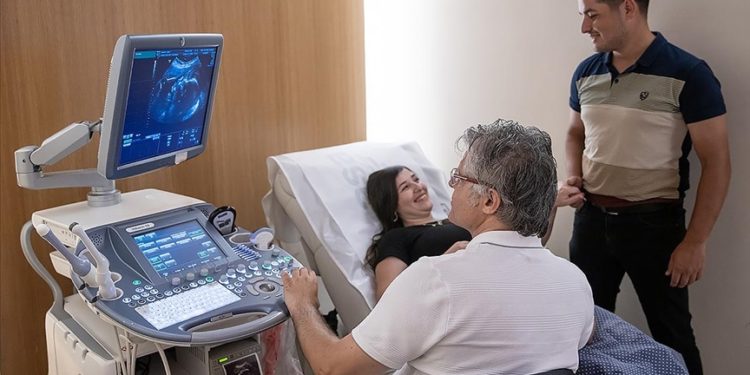 Kök hücre tedavisi gören talasemi hastasına yumurtalık dokusu nakliyle gebelik yolu açıldı