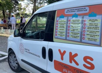 Bartın’da sel mağduru üniversite adaylarına “Mobil Tercih Aracı”yla hizmet veriliyor