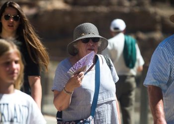 Küçük çocuklarda ve yaşlılarda sıcak çarpma riski artıyor