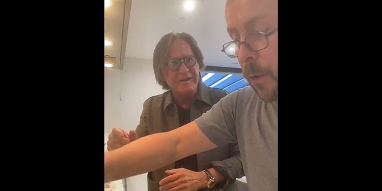 ABD'li model Bella Hadid'in babası, Türk şef Ömür Akkor ile mutfağa girdi