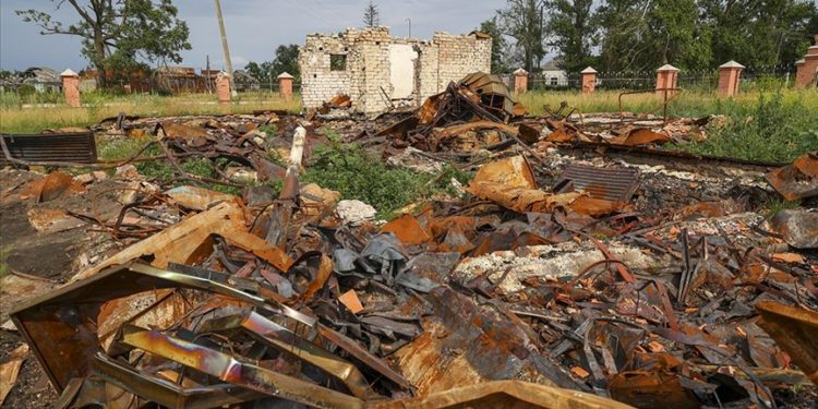 Kupyansk yönündeki Novoselovskoye yerleşim birimini kontrol altına aldık