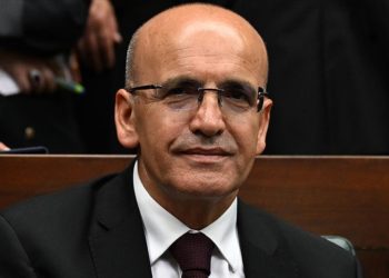 Bakan Şimşek, reel sektör temsilcileriyle görüştü