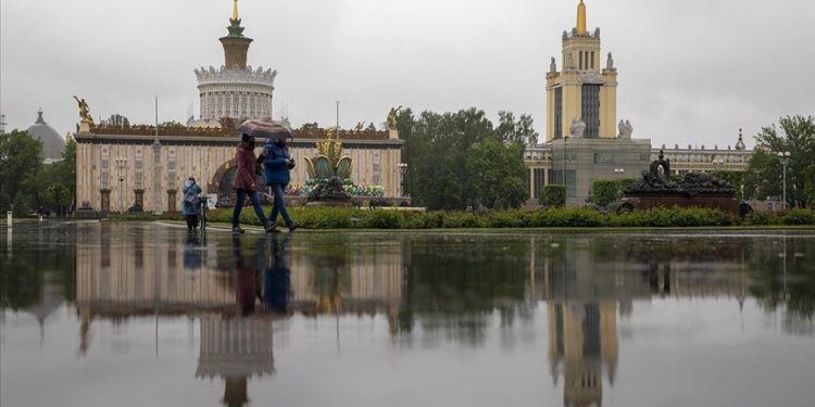 Rus ekonomisi yılın ilk yarısında yüzde 1,4 büyüdü