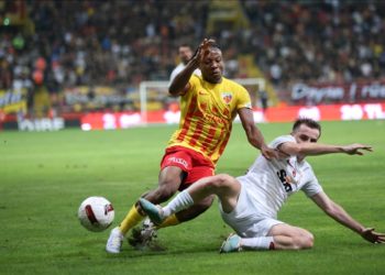 Galatasaray sezonun ilk haftasında Mondihome Kayserispor ile berabere kaldı
