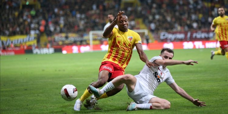 Galatasaray sezonun ilk haftasında Mondihome Kayserispor ile berabere kaldı