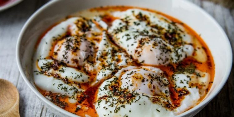 İspanyol gazetesi Türk mutfağının "geleneksel ve sağlıklı yemeği" çılbırı tanıttı