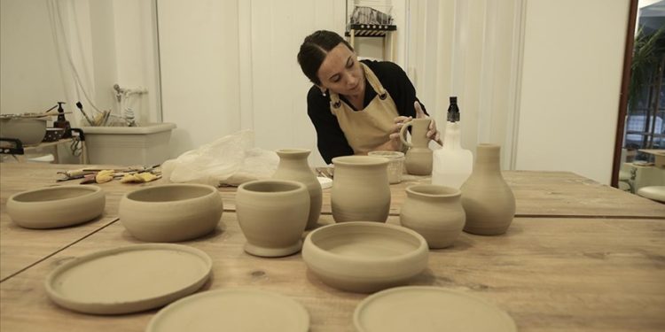 Seramik tutkusu için Kocaeli’deki kursa 8 saatlik yoldan geliyor