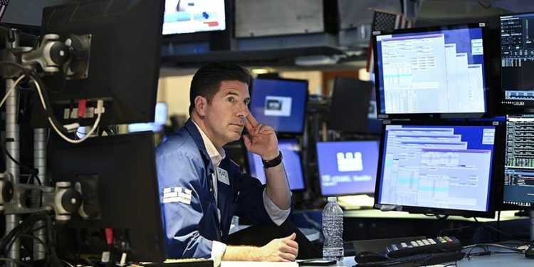 Küresel piyasalar negatif seyrediyor